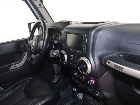 Used 2016 Jeep Wrangler Unlimited Sahara AWD/4WD image 41