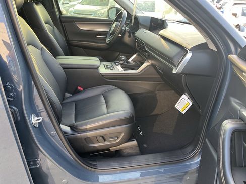 Certified 2025 MAZDA CX-70 3.3 Turbo w/ Preferred Package image 34