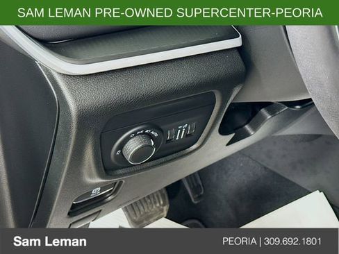 Used 2025 Jeep Grand Cherokee Altitude image 10