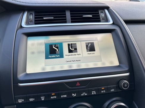 Used 2018 Jaguar E-PACE S image 59