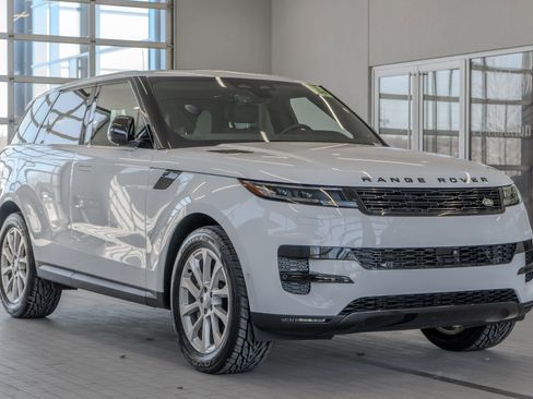 Used 2025 Land Rover Range Rover Sport SE image 21