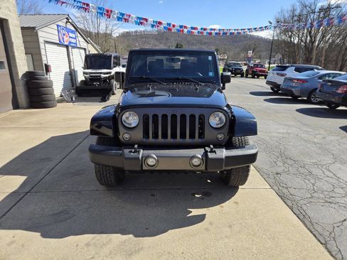 Used 2017 Jeep Wrangler Sport image 3