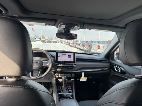 New 2026 Jeep Compass Trailhawk w/ Sun, Sound & Navigation Group AWD/4WD image 29