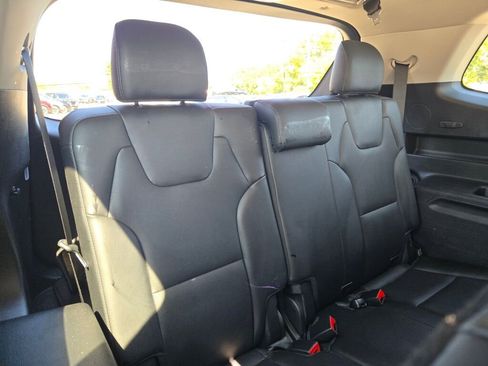 Used 2022 Kia Telluride LX image 11