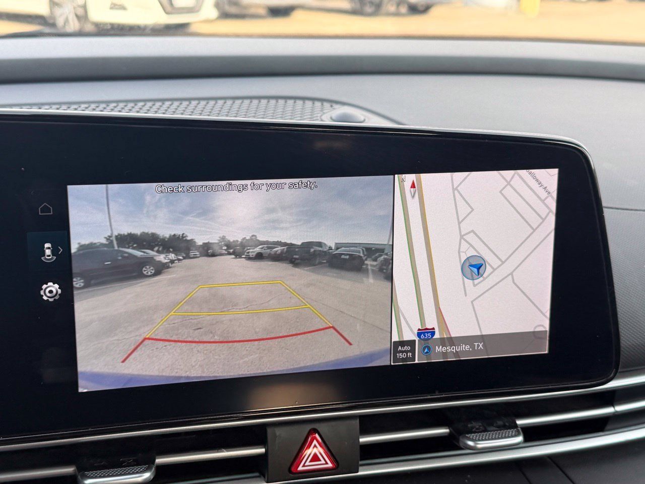 Used 2025 Hyundai Elantra SEL FWD image 14