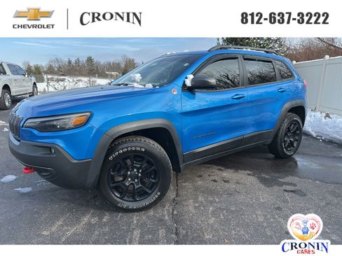 Used 2019 Jeep Cherokee Trailhawk image 1