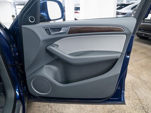 Used 2017 Audi Q5 2.0T Premium Plus w/ Technology Package image 24