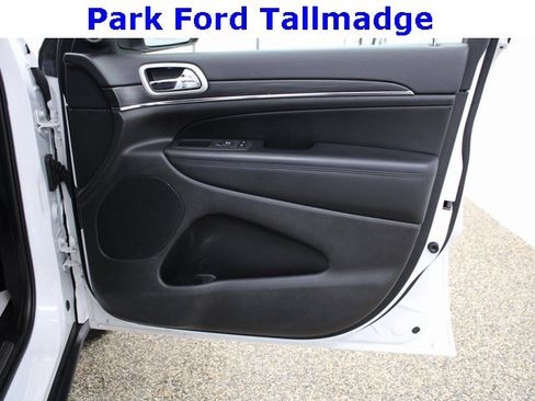 Used 2020 Jeep Grand Cherokee Limited image 23