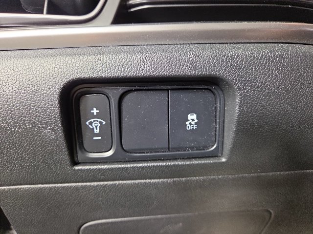 Certified 2025 Kia Sorento LX FWD image 26
