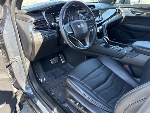 Used 2021 Cadillac XT6 Sport w/ Platinum Package image 11