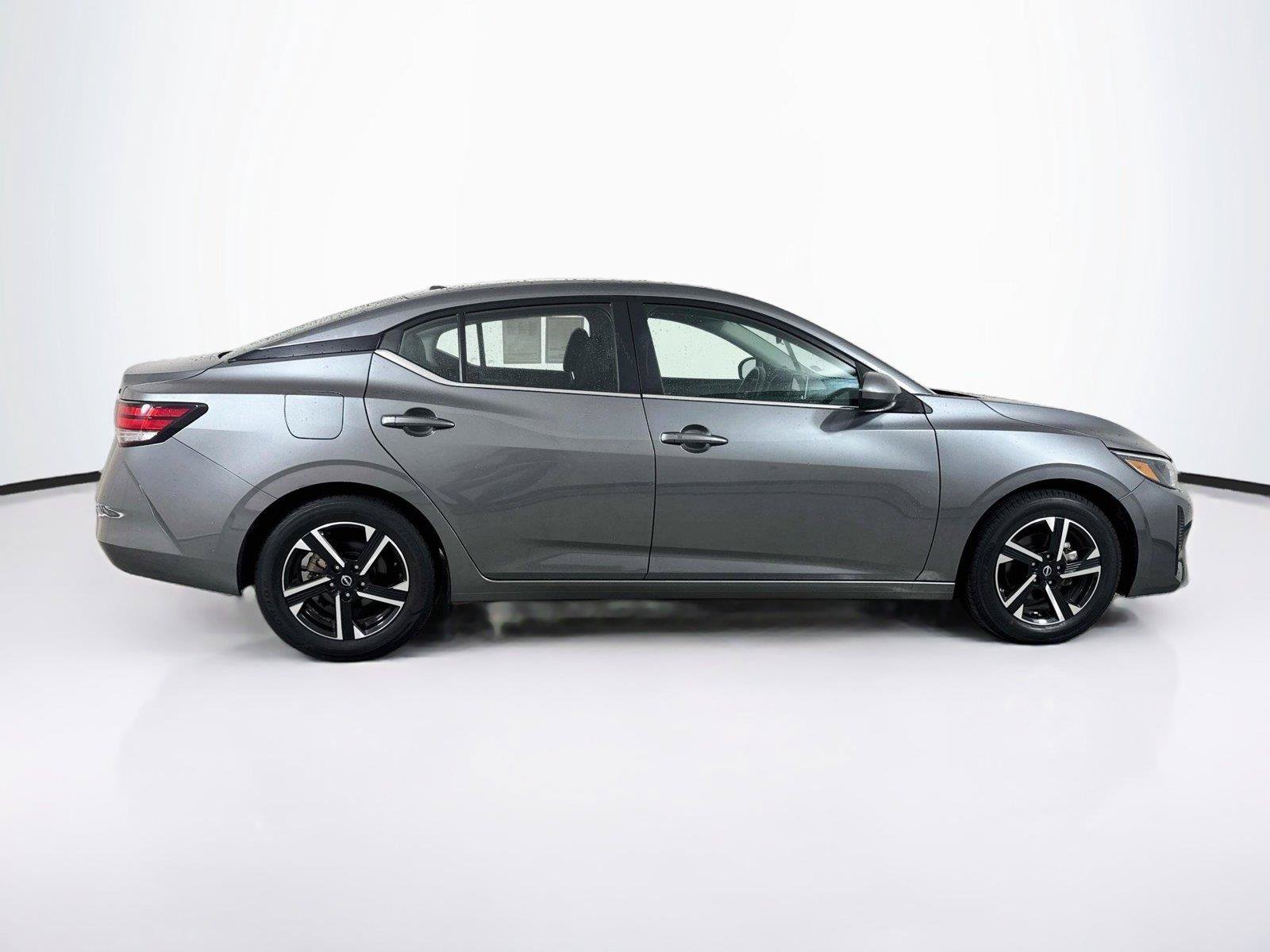 Used 2024 Nissan Sentra SV FWD image 8