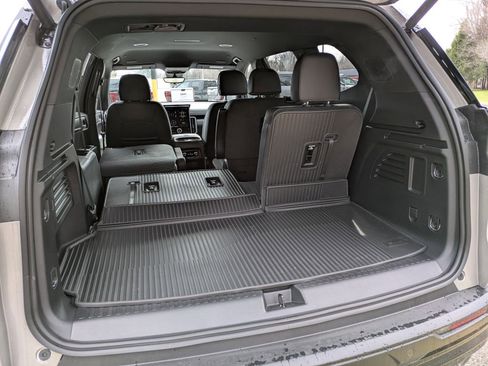 New 2026 GMC Acadia AT4 w/ Luxury Package image 36