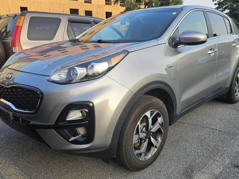 Used 2022 Kia Sportage LX AWD/4WD image 1