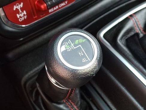 Used 2019 Jeep Wrangler Rubicon AWD/4WD image 23