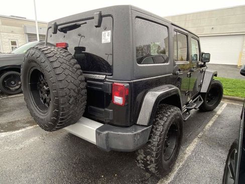 Used 2012 Jeep Wrangler Unlimited Sahara image 8