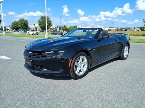 Certified 2019 Chevrolet Camaro LT RWD image 1