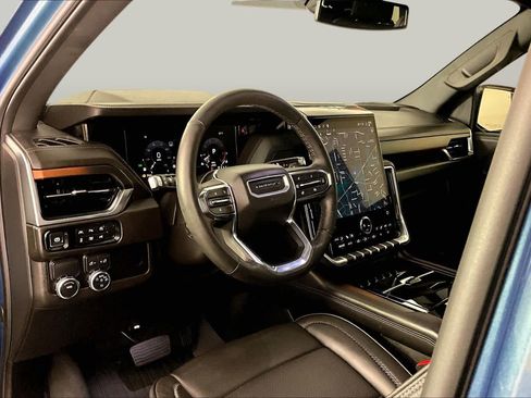Used 2025 GMC Yukon Denali w/ Sun & Power Step Package RWD image 16