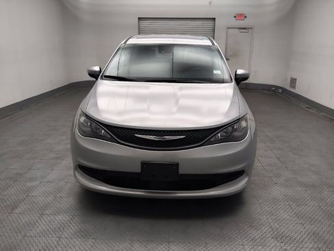 Used 2023 Chrysler Voyager LX FWD image 15