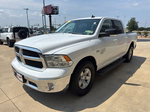 Used 2021 RAM 1500 Classic SLT w/ Luxury Group AWD/4WD image 5