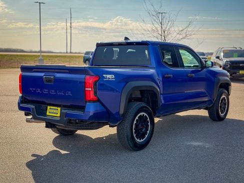 Used 2024 Toyota Tacoma TRD Off-Road AWD/4WD image 6