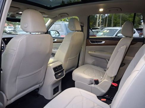 New 2026 Volkswagen Atlas SE FWD image 5