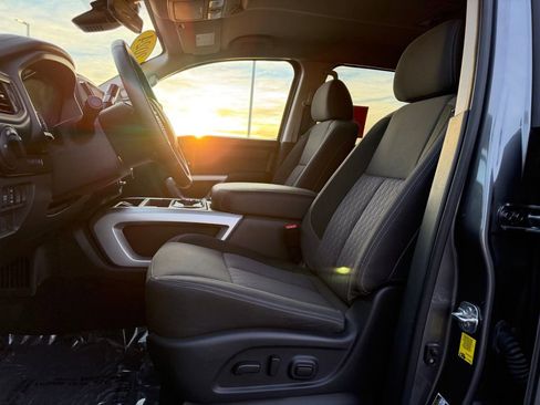 Used 2024 Nissan Titan SV w/ SV Convenience Package image 13