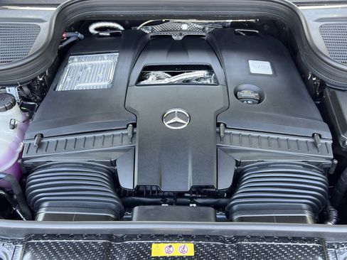 New 2026 Mercedes-Benz GLS 580 4MATIC image 35