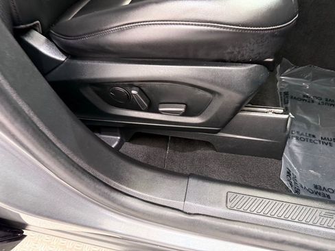 Used 2023 Ford Explorer XLT w/ Equipment Group 202A image 21