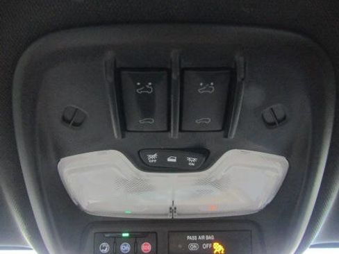 Used 2023 GMC Canyon AT4X AWD/4WD image 15