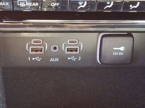 Used 2023 Jeep Grand Cherokee Limited image 28