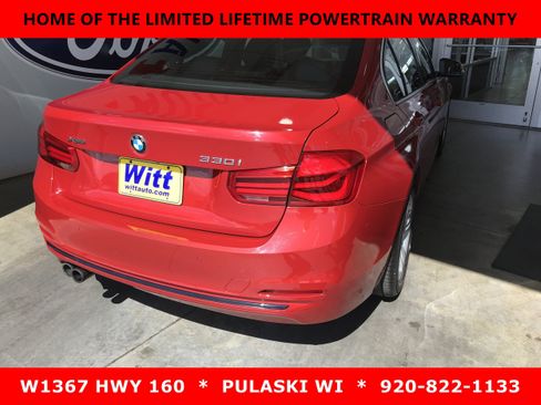 Used 2017 BMW 330i xDrive Sedan AWD/4WD image 4