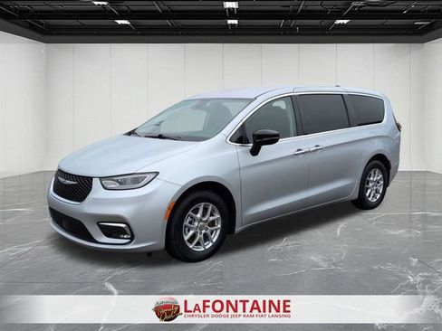 Used 2024 Chrysler Pacifica Touring-L image 1