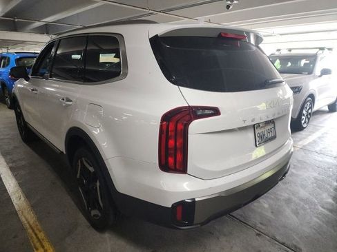 Certified 2025 Kia Telluride S FWD image 3