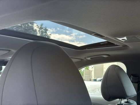 Used 2025 Hyundai Elantra SEL FWD image 28
