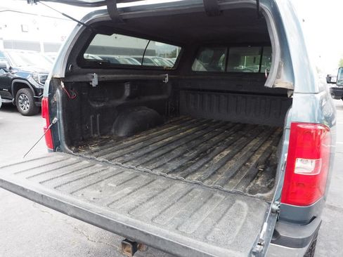 Used 2007 Chevrolet Silverado 2500 LT w/ Suspension Package, Off-Road AWD/4WD image 17