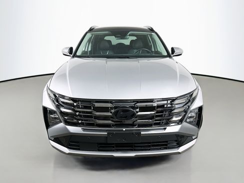 Certified 2025 Hyundai Tucson Limited AWD/4WD image 2