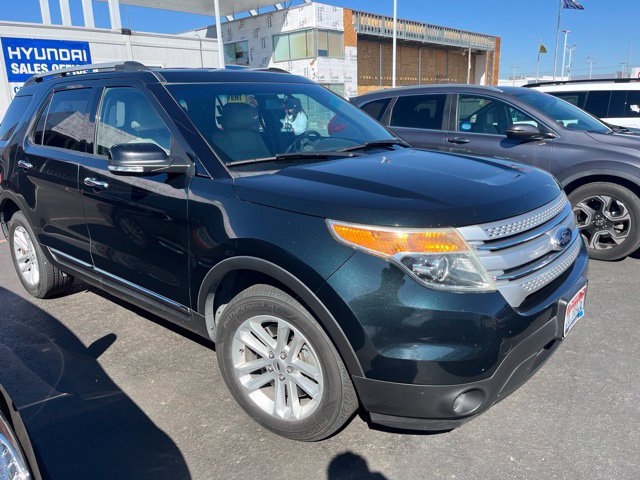 Used 2014 Ford Explorer XLT w/ Equipment Group 202A AWD/4WD image 4