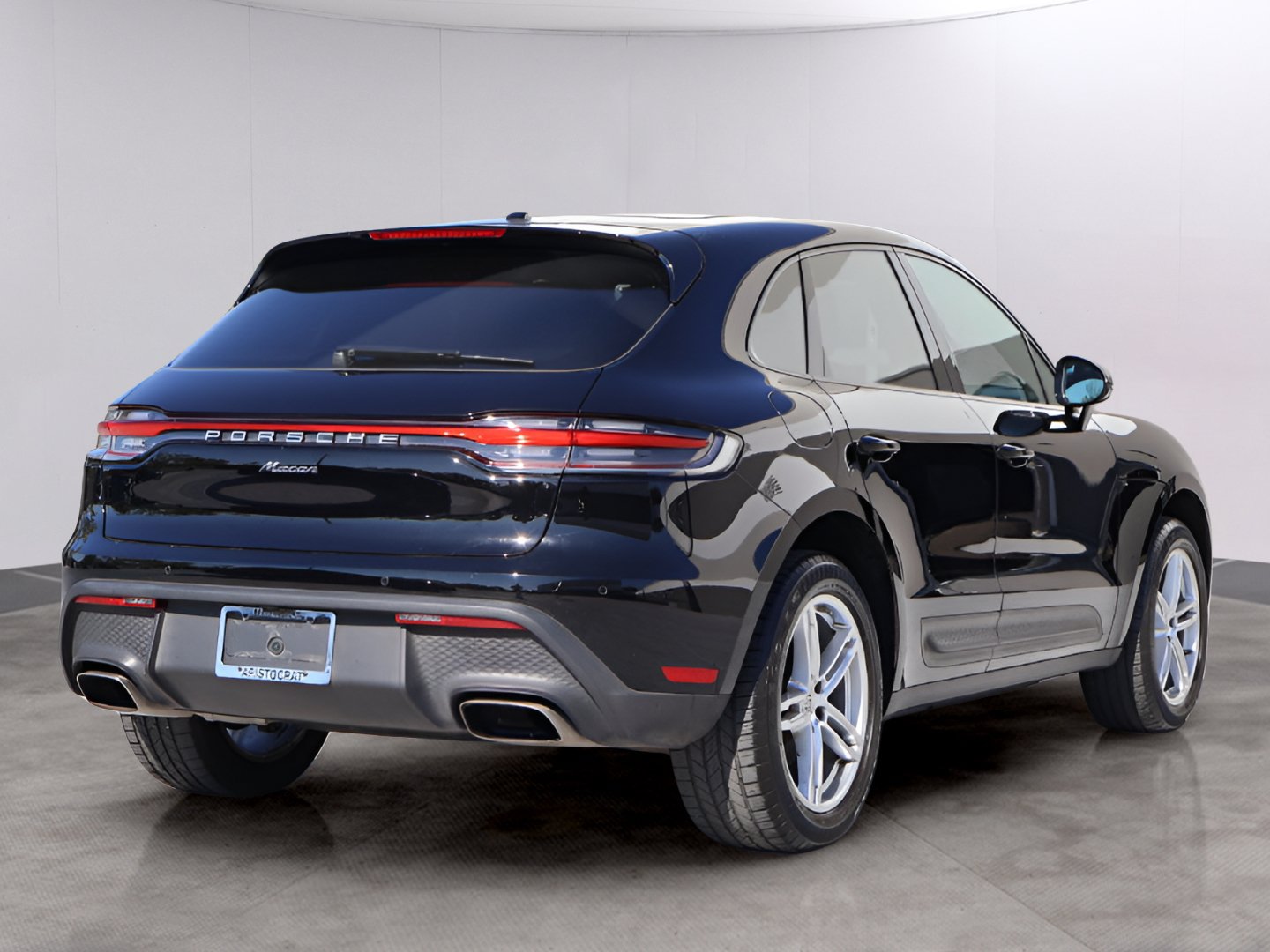 Used 2023 Porsche Macan Turbo AWD/4WD image 7