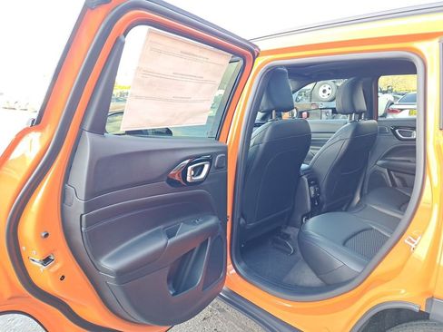 New 2026 Jeep Compass Latitude w/ Sun and Sound Group AWD/4WD image 12