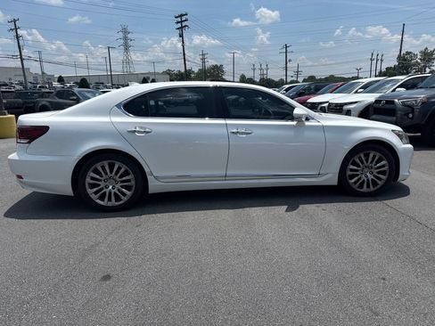 Used 2015 Lexus LS 460 L RWD image 7
