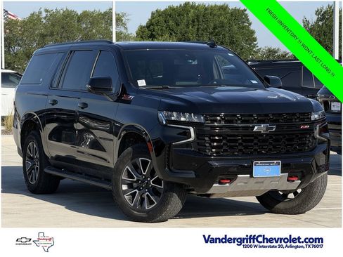 Certified 2024 Chevrolet Suburban Z71 w/ Luxury Package AWD/4WD image 2