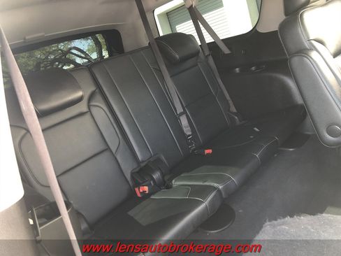 Used 2019 Chevrolet Suburban LT image 22