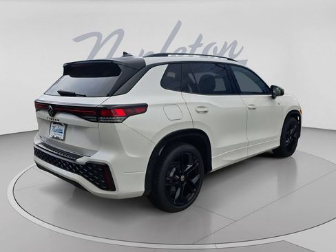 New 2026 Volkswagen Tiguan SE R-Line FWD image 5