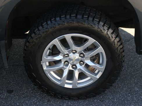 Used 2019 Chevrolet Silverado 1500 LT w/ All-Star Edition AWD/4WD image 40