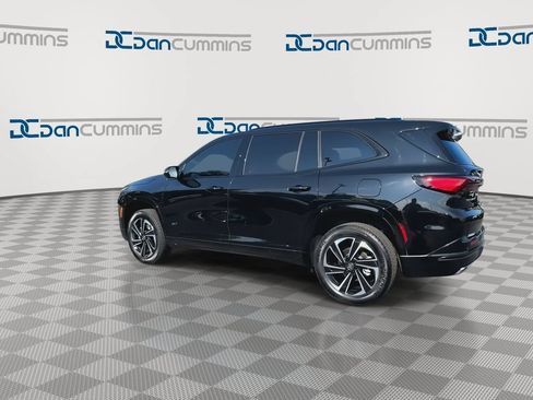 Used 2025 Buick Enclave Sport Touring w/ Power Package FWD image 6