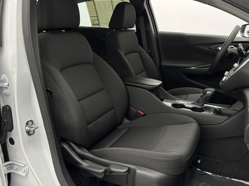 Used 2025 Chevrolet Malibu LT image 34