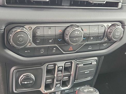 New 2026 Jeep Wrangler Unlimited Rubicon image 11