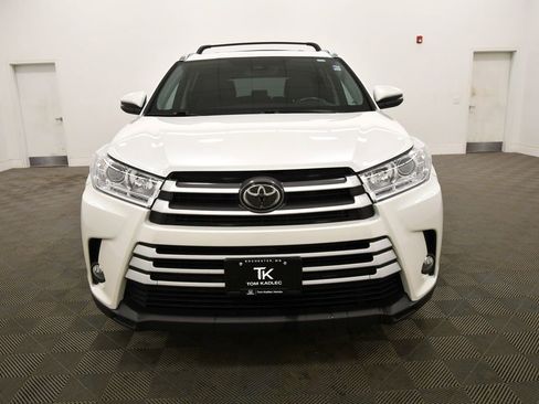 Used 2018 Toyota Highlander XLE image 11