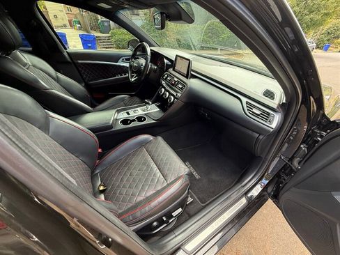 Used 2019 Genesis G70 2.0T Advanced w/ Sport Package image 9