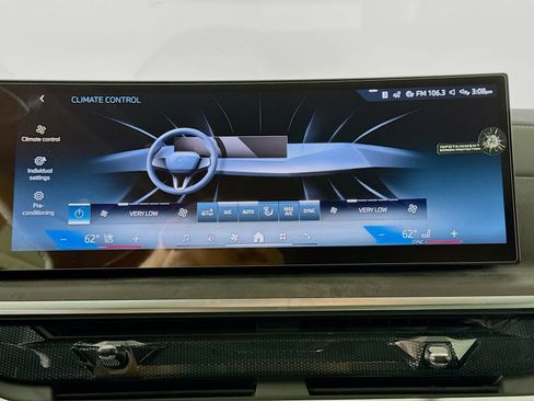 New 2026 BMW X5 xDrive50e w/ Premium Package image 16